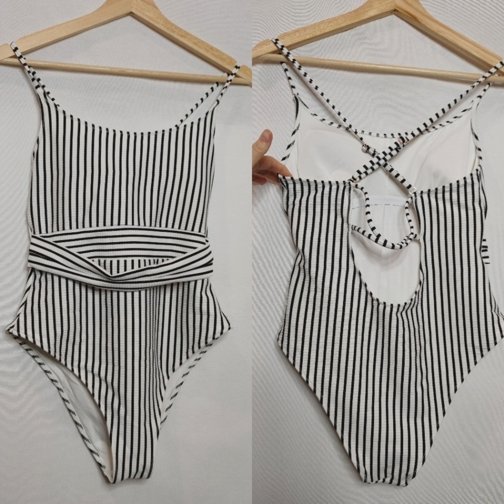 Shade and Shore One Piece Swimsuit White Black Stripe Medium M 8 10 Classic‎